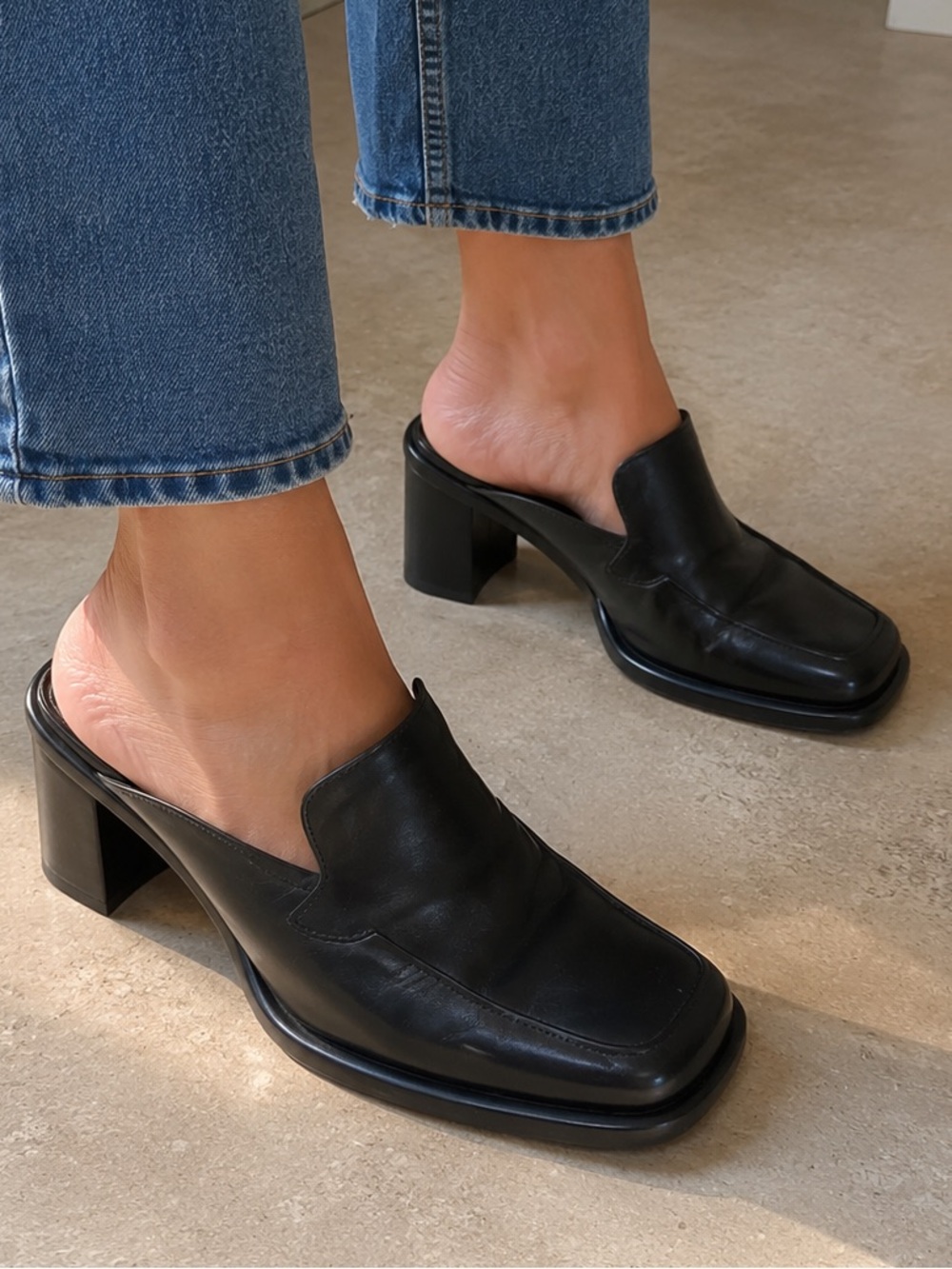 Vintage Wesley & Co Black Leather Mule Heels Size 6.5 Y2K Minimalist - Picture 1 of 7